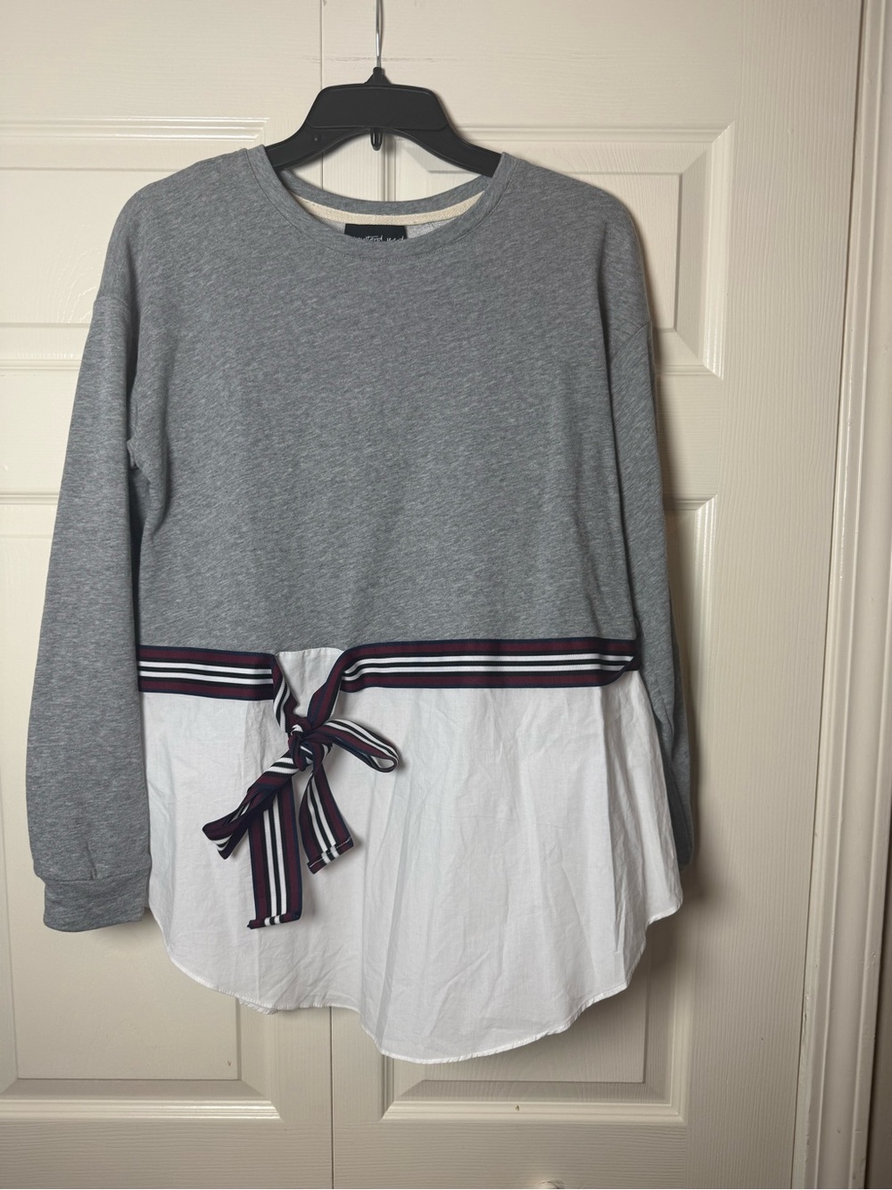 Mustard‎ Seed Long Sleeve Gray Top